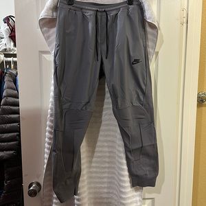 Nike knitted Joggger Pants sz L